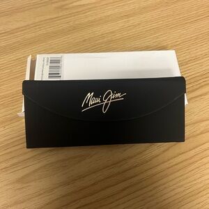 SM Maui Jim Sunglass Case